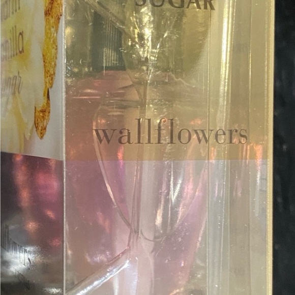 Bath & Body Works Signature Collection Warm Vanilla Sugar Wallflower Refills - Picture 2 of 5